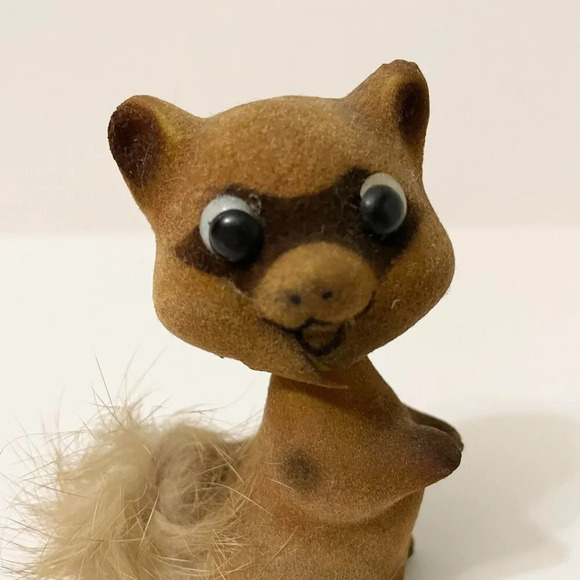 Vtg Small Flocked Raccoon Nodder Fury Tail Bobble Head 3 Inch Hong Kong Flaws - Picture 13 of 16
